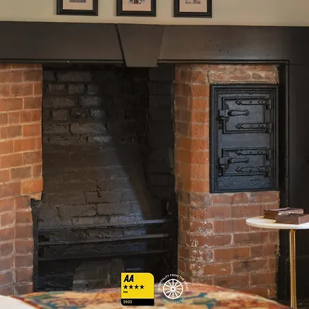 The Tudor House Hotel, Tewkesbury, Gloucestershire - The Coaching Inn Group-2