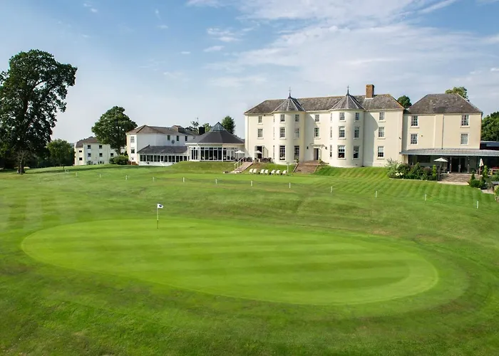 Pet Friendly hotel: Tewkesbury Park